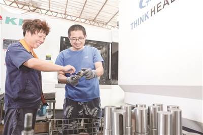 “广发齿轮”年产3万套农用齿轮 实现销售额5000万元左右